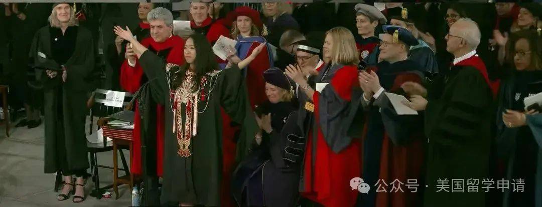 讲的中国女生蒋雨融来自青岛英高毕业本科就读于杜克AYX爱游戏APP震撼全场！史上